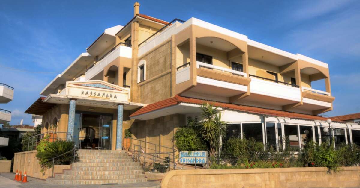 Een foto van de buitenkant van Kassandra Appartementen