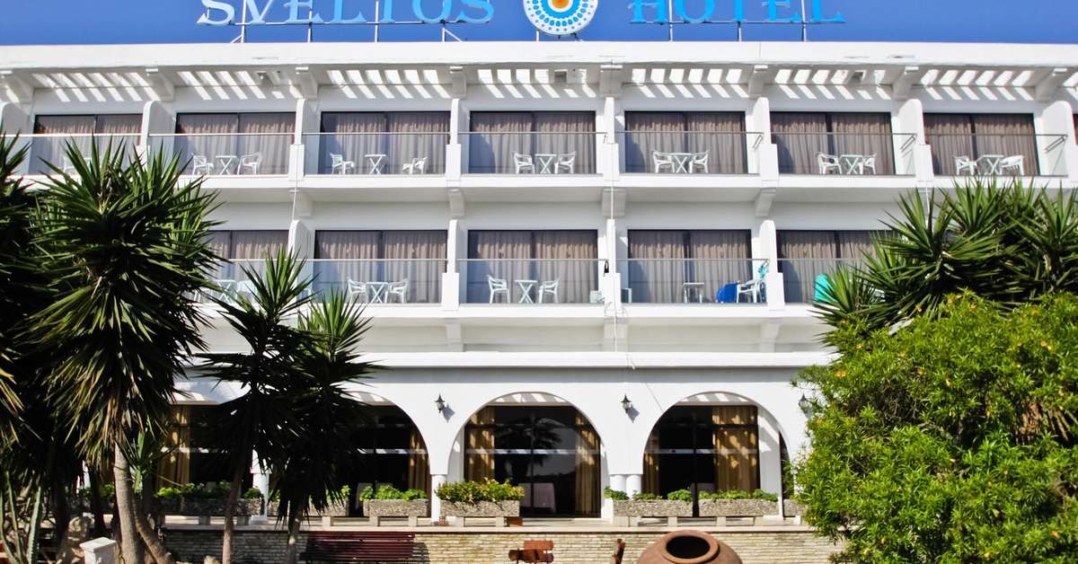 Een foto van de buitenkant van Sveltos Hotel