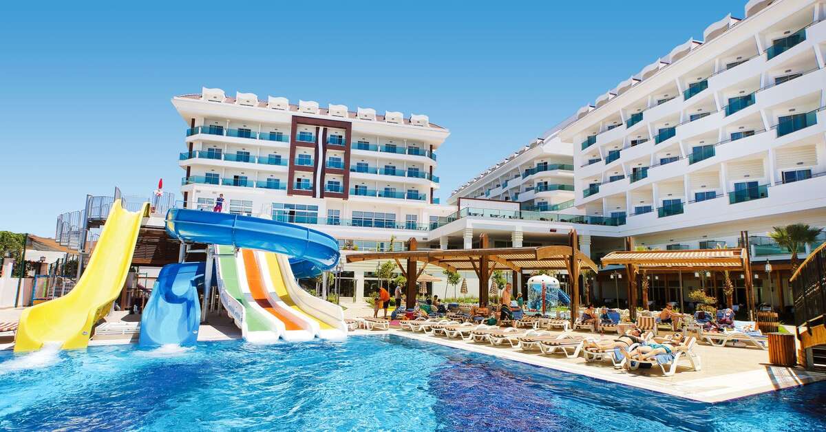 Een foto van het zwembad bij Adalya Ocean Deluxe