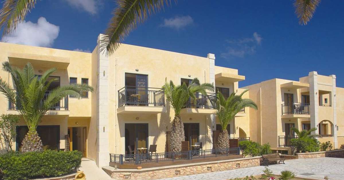 Een foto van de buitenkant van Atlantis Beach Hotel