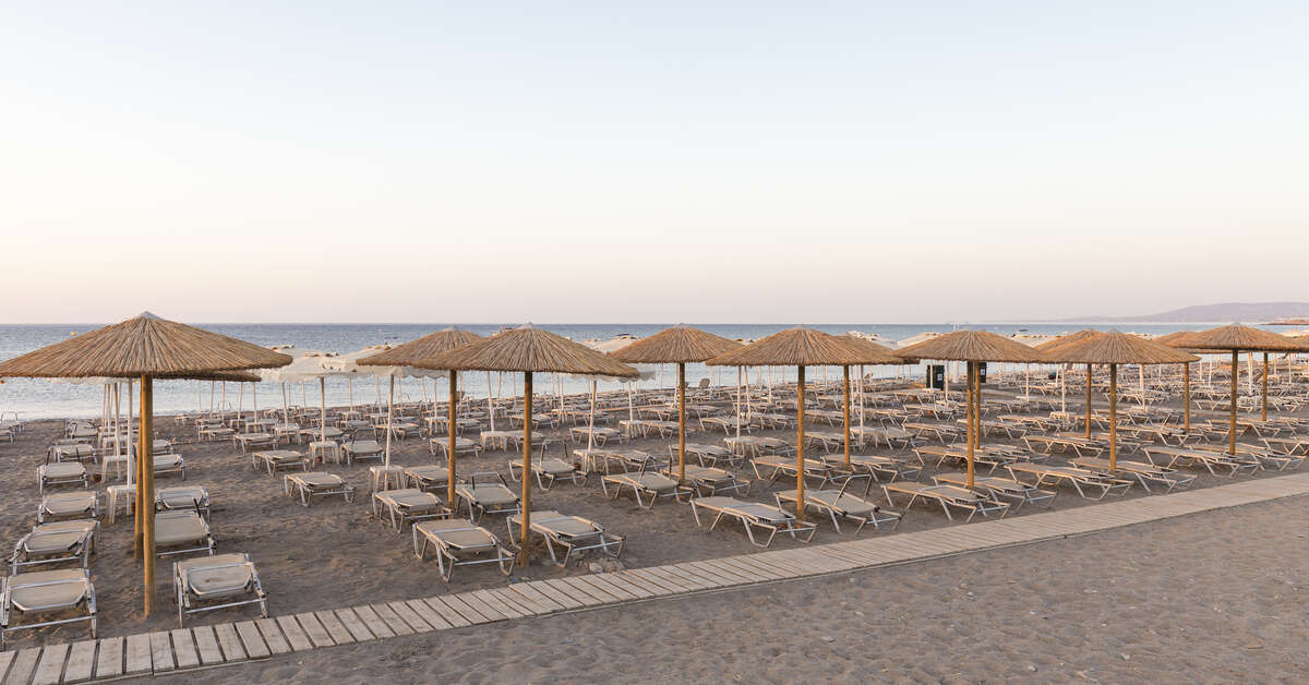 Een foto van het strand bij Costa Lindia Beach Resort