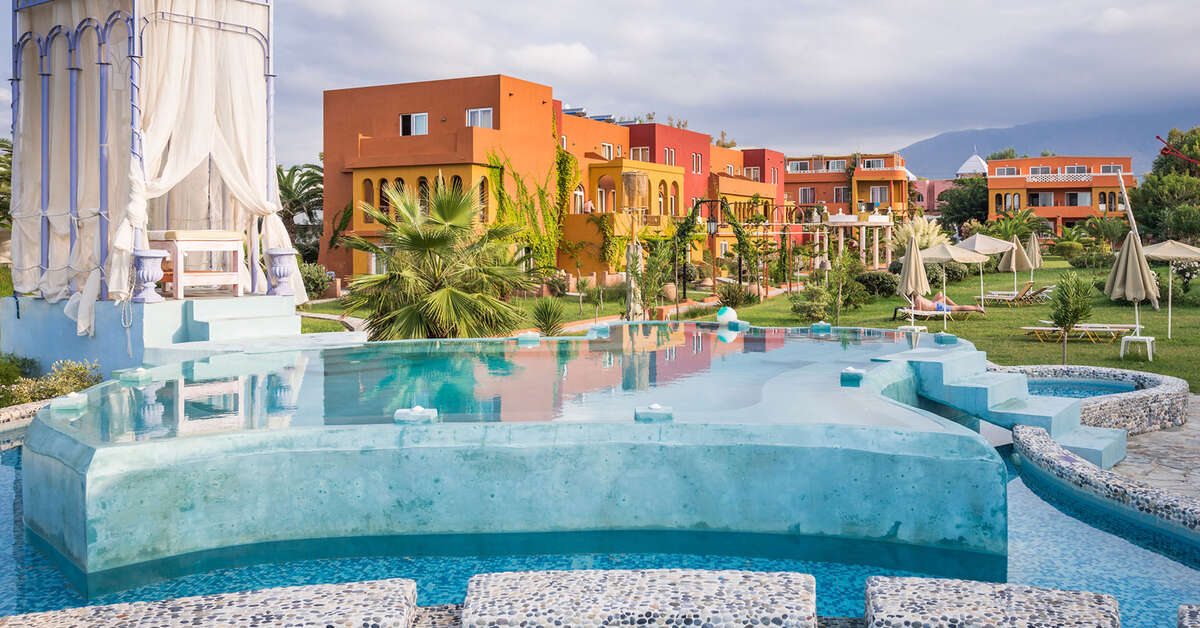 Ein Foto vom Pool im Orpheas Resort