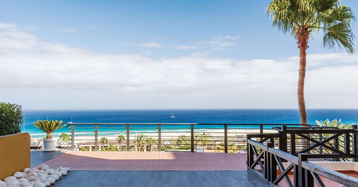 Een foto van het terras bij Occidental Jandia Playa