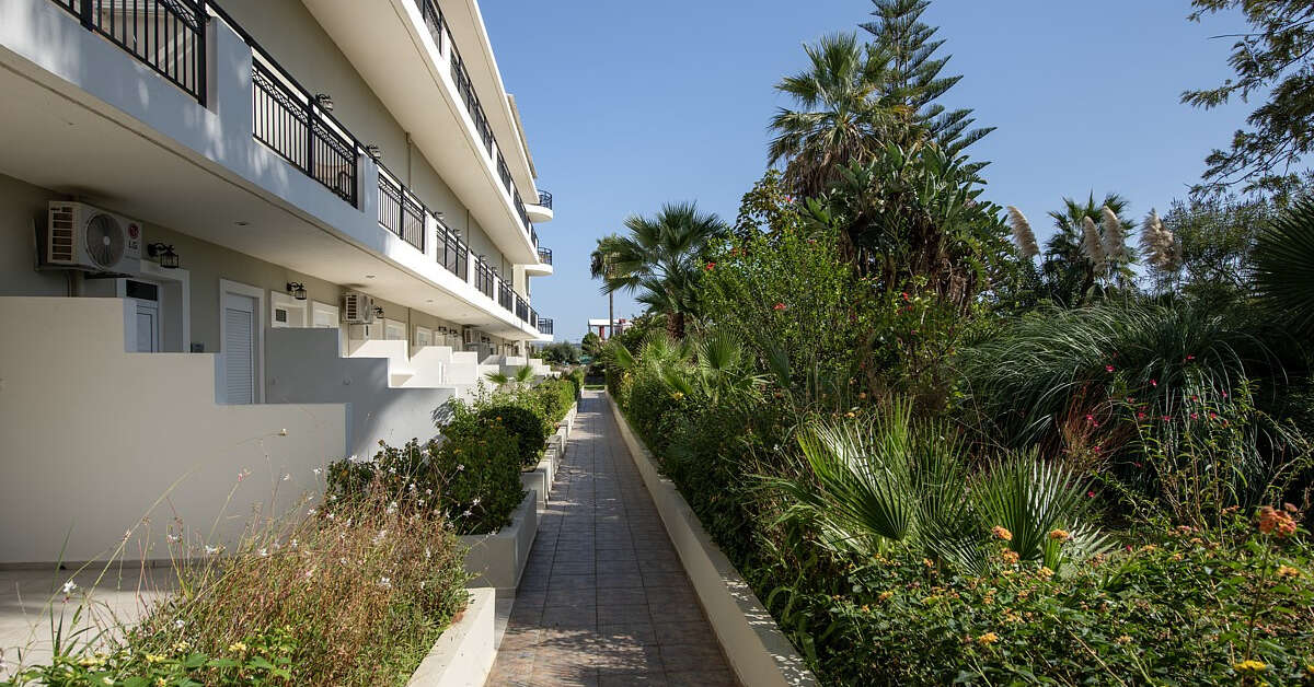 Een foto van de buitenkant van Hotel Vantaris Garden