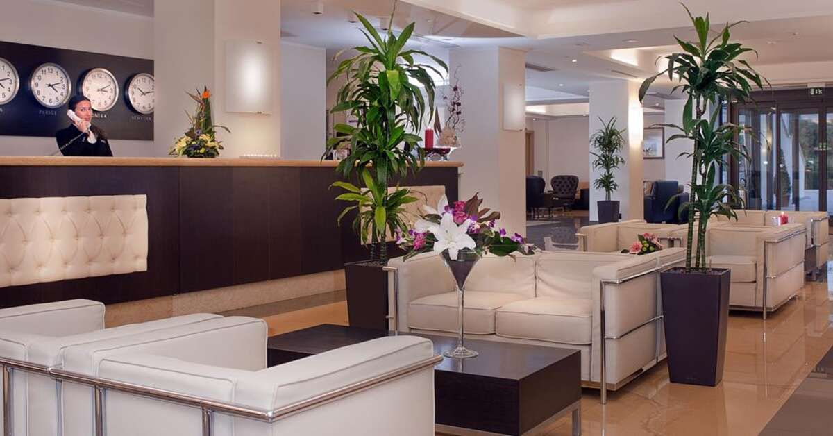 Een foto van het interieur van Cardinal Hotel St. Peter