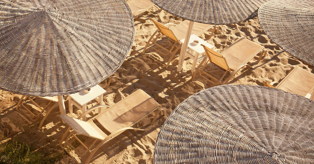 Een foto van het strand bij White Suites Resort