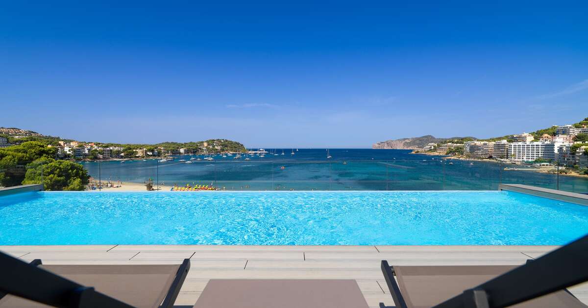 Een foto van het zwembad bij H10 Casa Del Mar