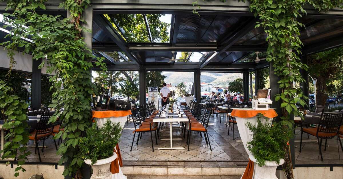 Een foto van het terras bij Heritage Hotel Pasike