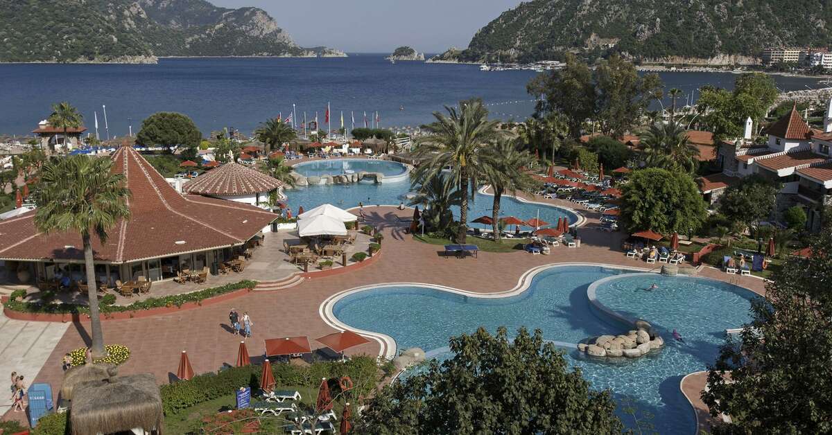 Een foto van het zwembad bij Marti Resort
