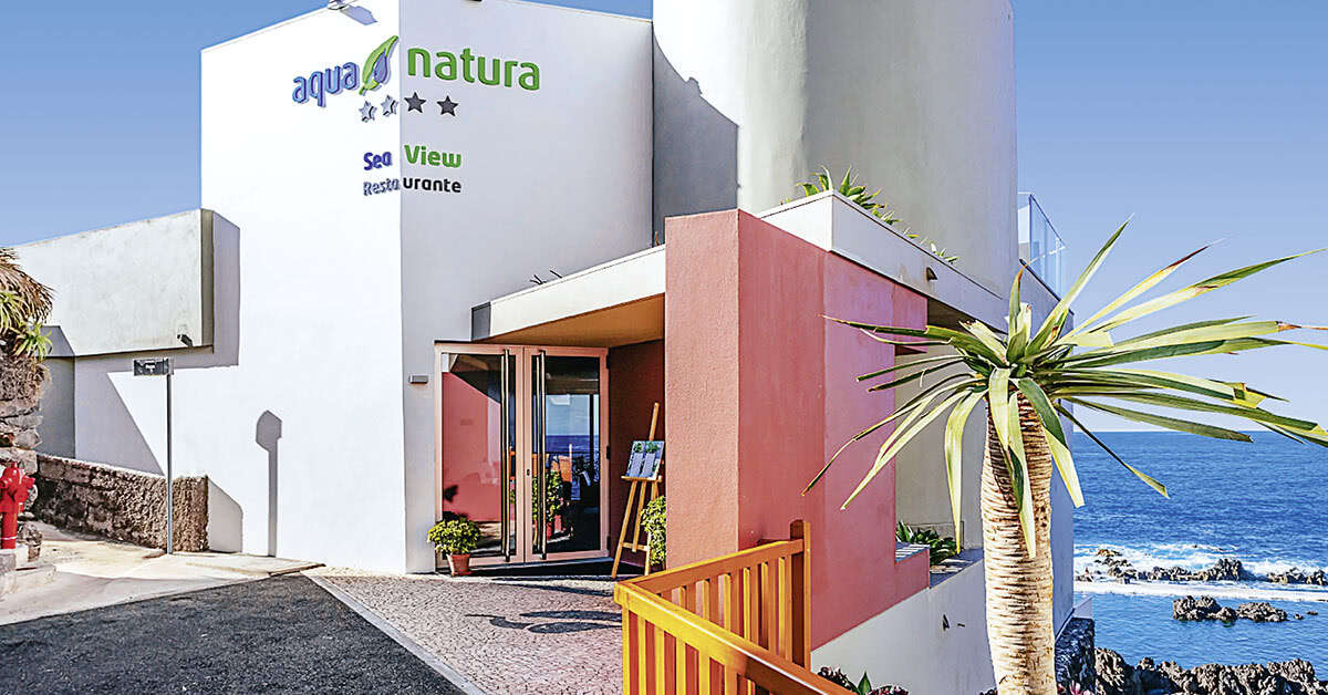 Een foto van de buitenkant van Aqua Natura Madeira Hotel