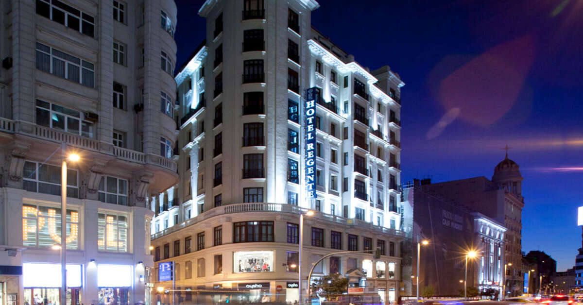 Een foto van de buitenkant van Hotel Regente Madrid