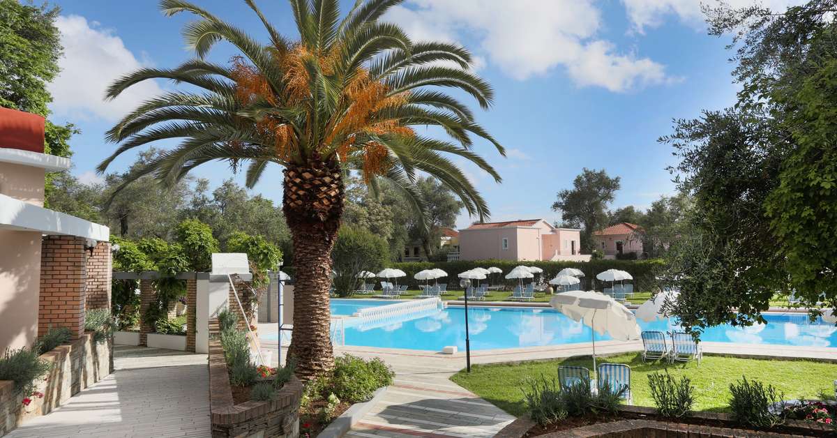 Een foto van het zwembad bij Sentido Apollo Palace