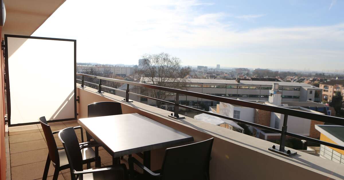 Ein Foto Adonis Paris Sud