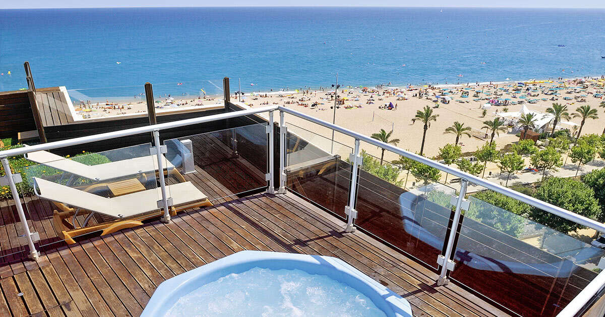 Ein Foto von der Terrasse im Hotel GHT Maritim