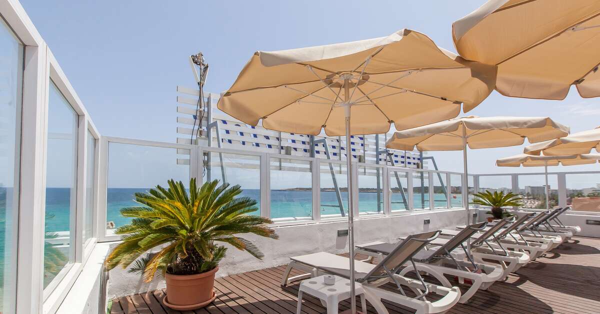 Ein Foto von der Terrasse im Hotel Voramar