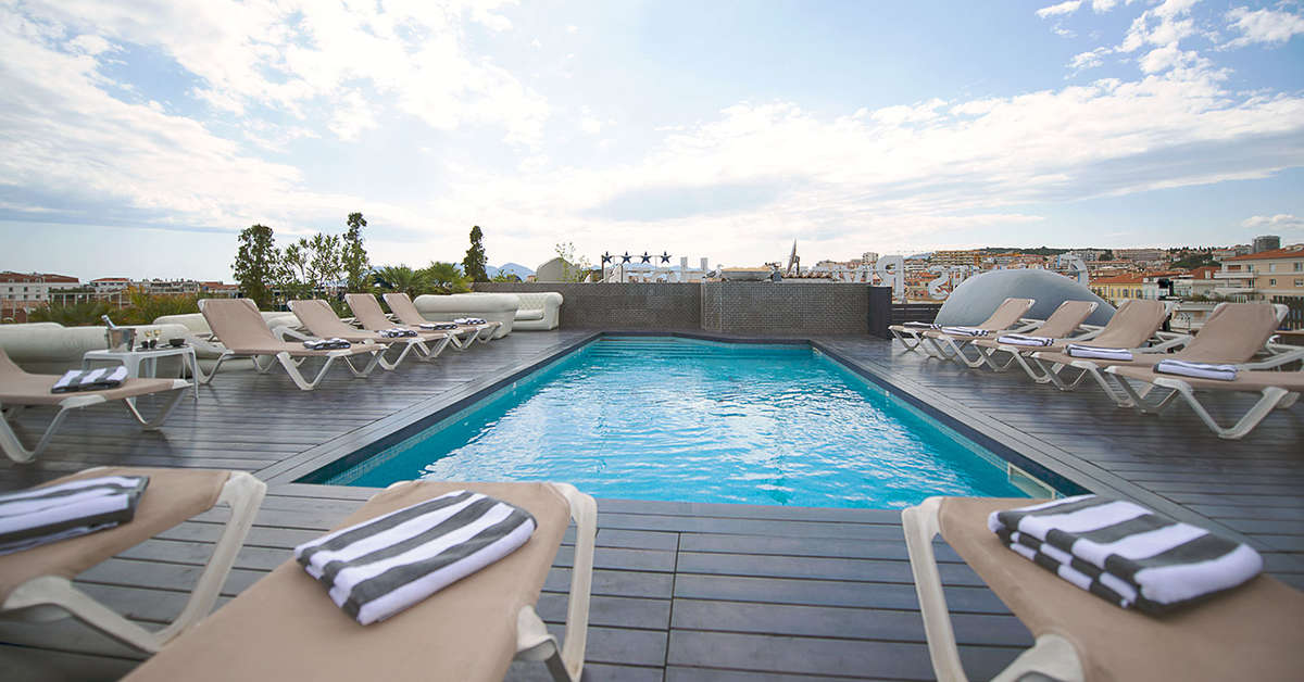 Een foto van het zwembad bij Best Western Plus Cannes Riviera & Spa