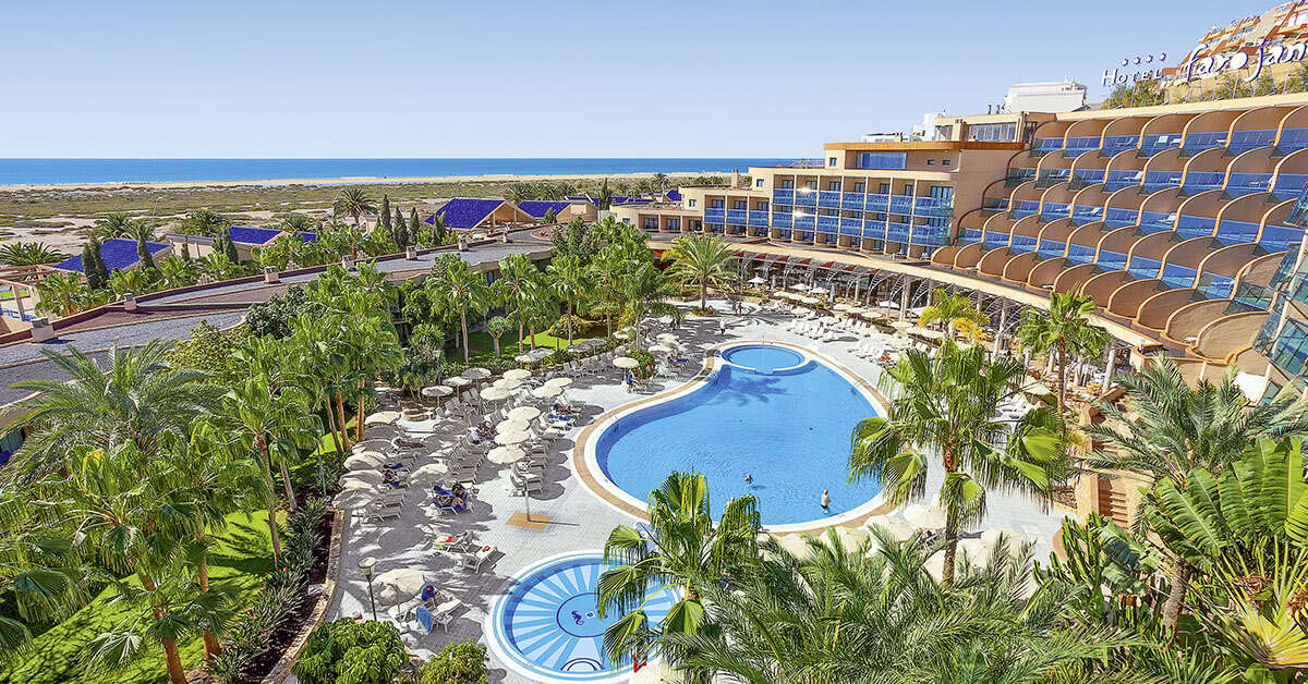 Een foto van het zwembad bij MUR Hotel Faro Jandia