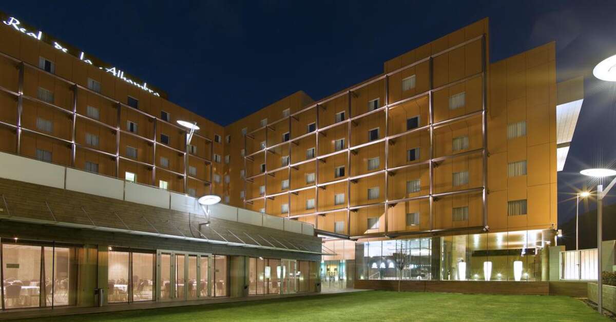 Een foto van de buitenkant van Hotel Macia Real de la Alhambra