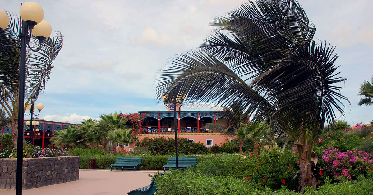 Een foto van de buitenkant van VOI Vila Do Farol Resort