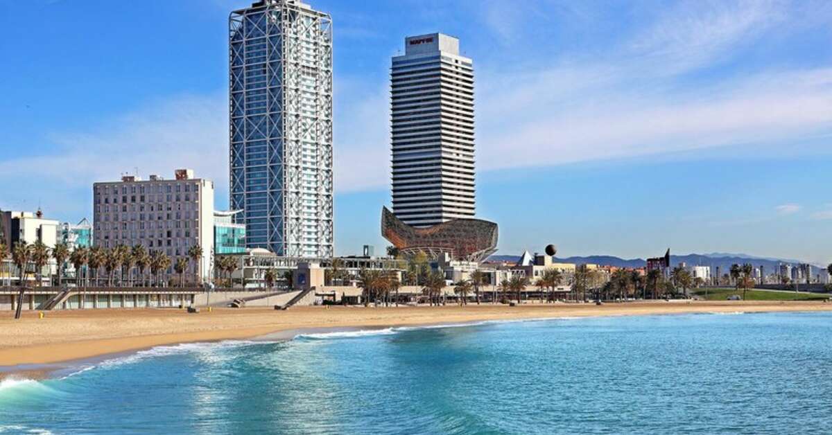 Een foto van de buitenkant van Hotel Arts Barcelona