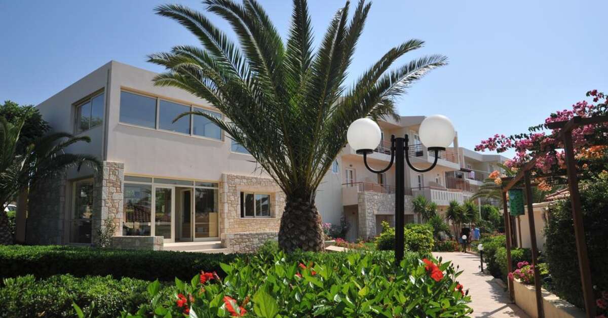 Een foto van de buitenkant van Hotel Cretan Garden