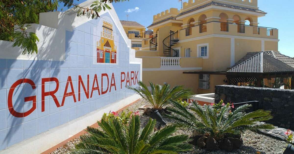 Een foto van de buitenkant van Appartementen Granada Park