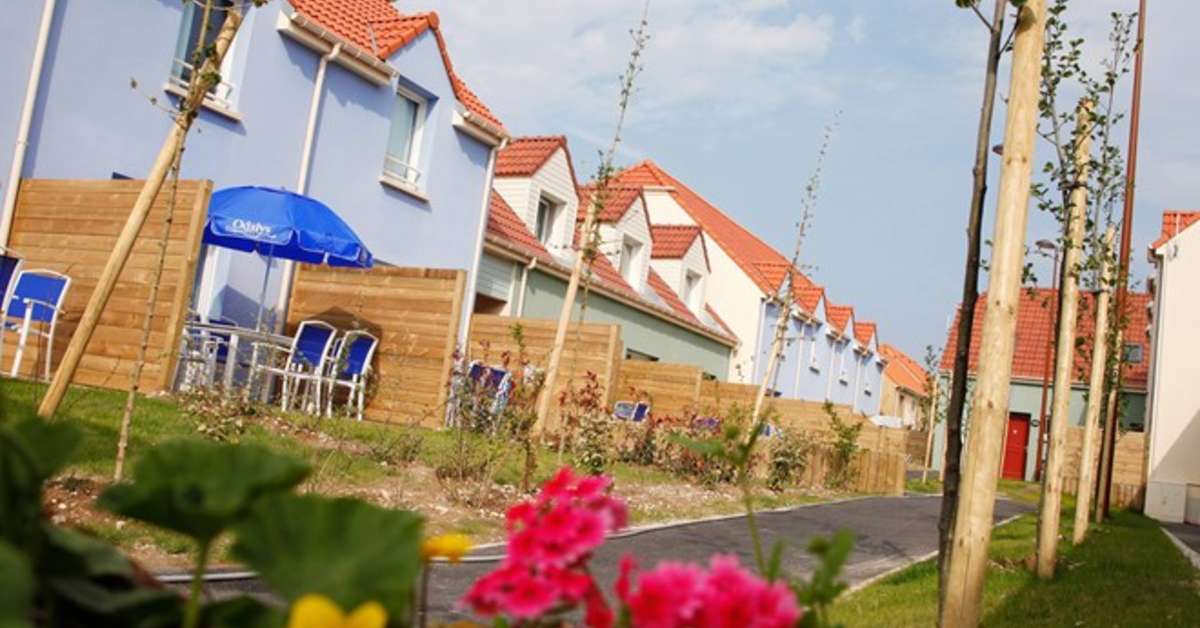 Een foto van de buitenkant van Residence Odalys Les Villas de la Baie