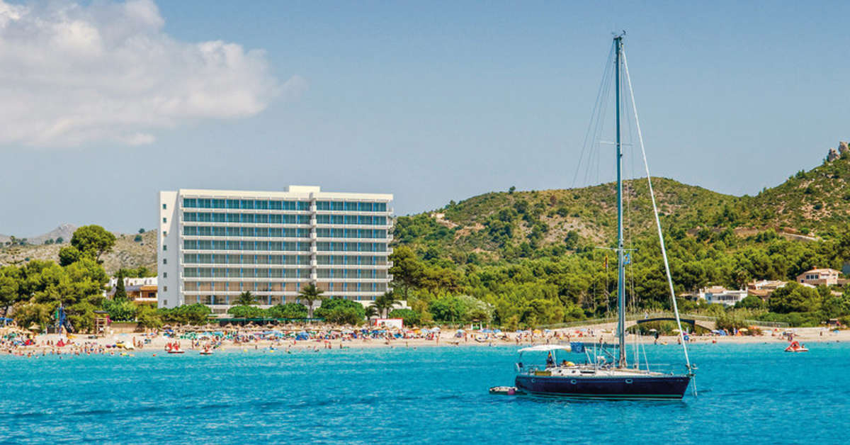 Een foto van de buitenkant van Universal Hotel Castell Royal