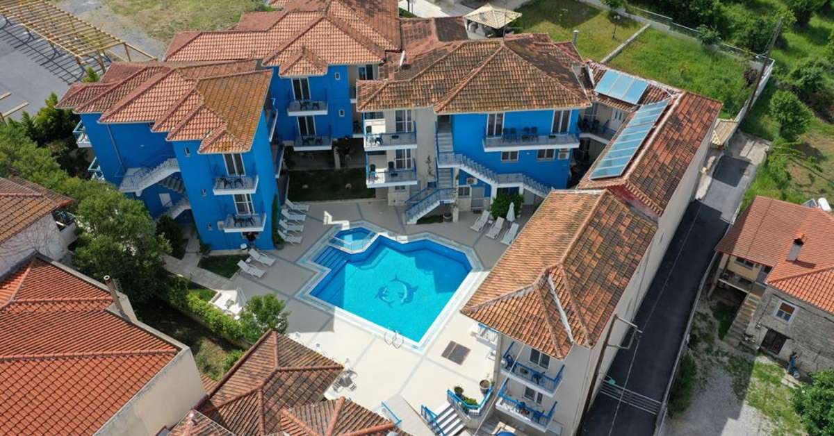 Een foto van het zwembad bij Stratos Hotel