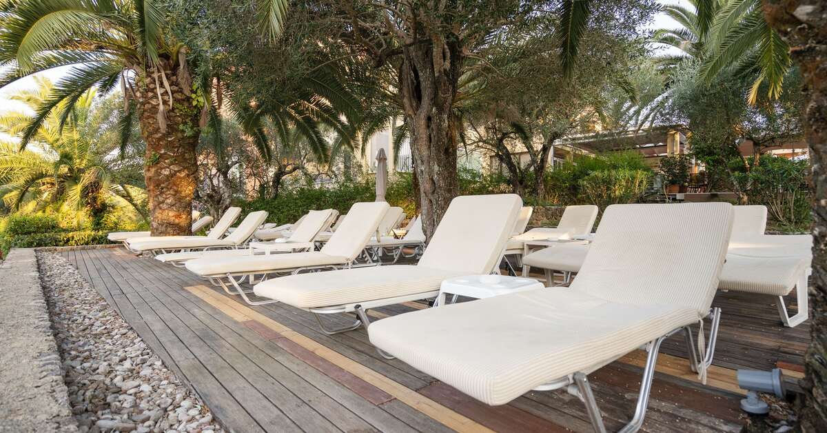Een foto van het terras bij Art Hotel Debono