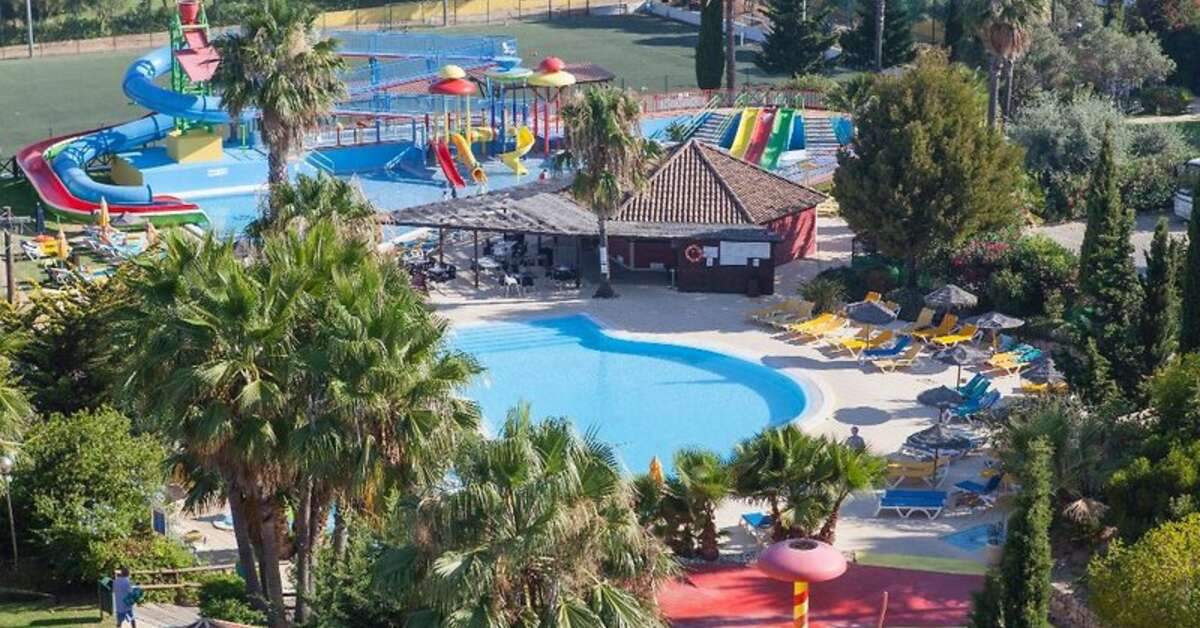 Een foto van het zwembad bij Alfagar Alto Da Colina