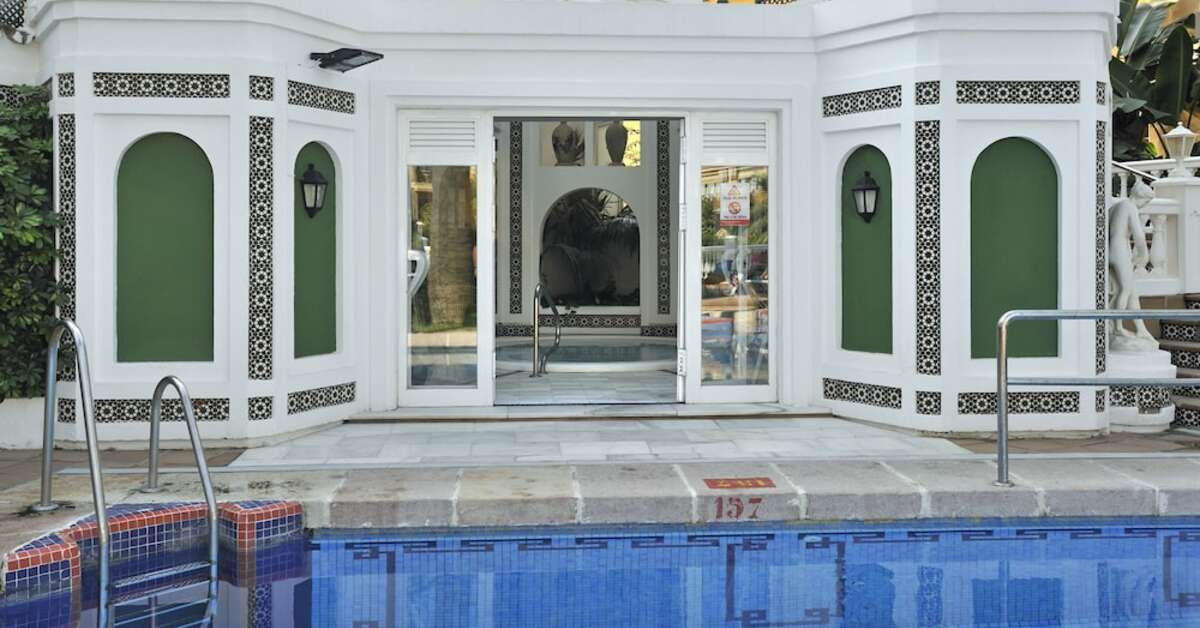 Een foto van het zwembad bij Sol Torremolinos Don Marco