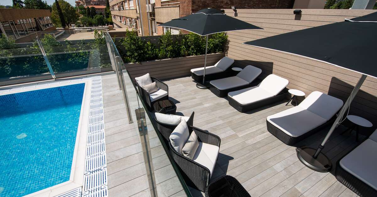 Ein Foto von der Terrasse im Catalonia Rigoletto