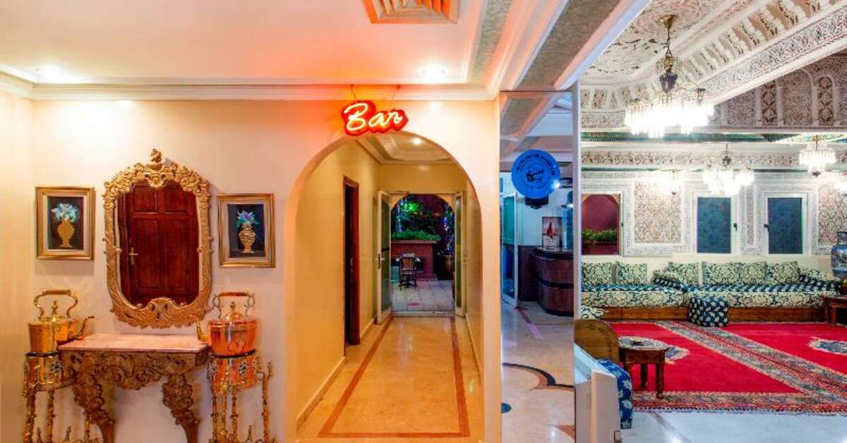 Een foto van het interieur van Hotel Akabar