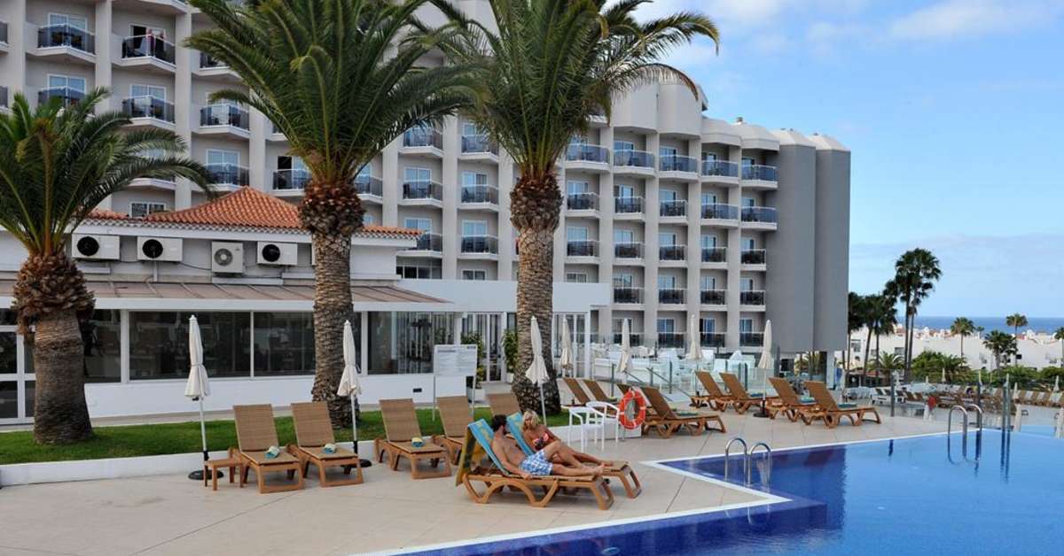 Een foto van het zwembad bij Hovima Costa Adeje