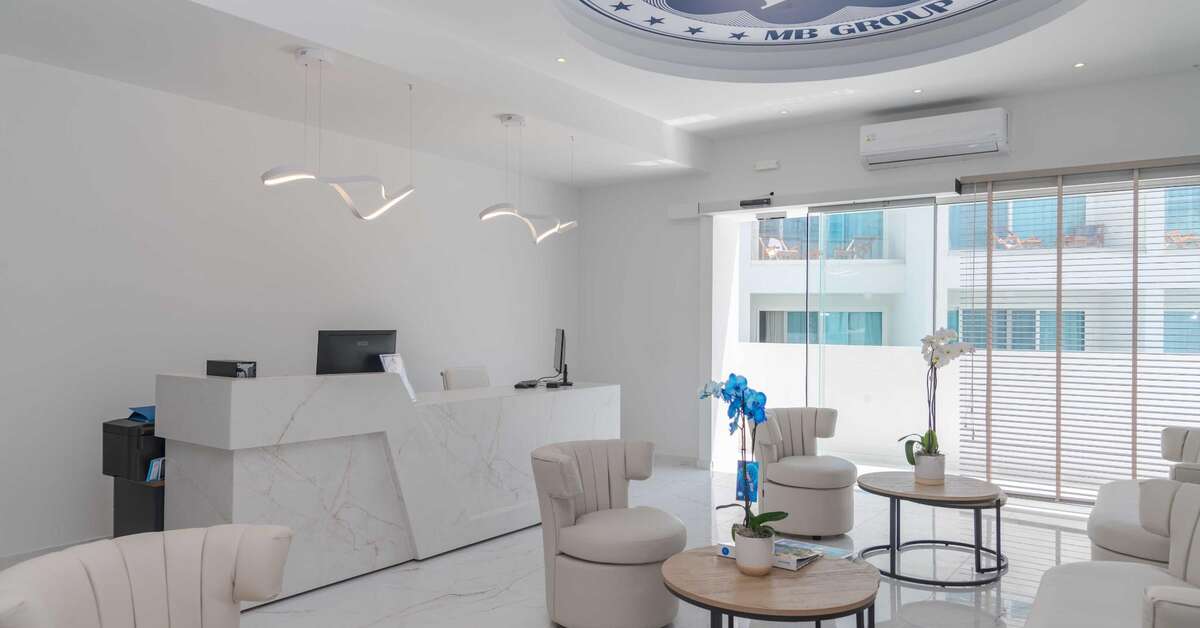 Een foto van het interieur van Mirage Bleu Hotel