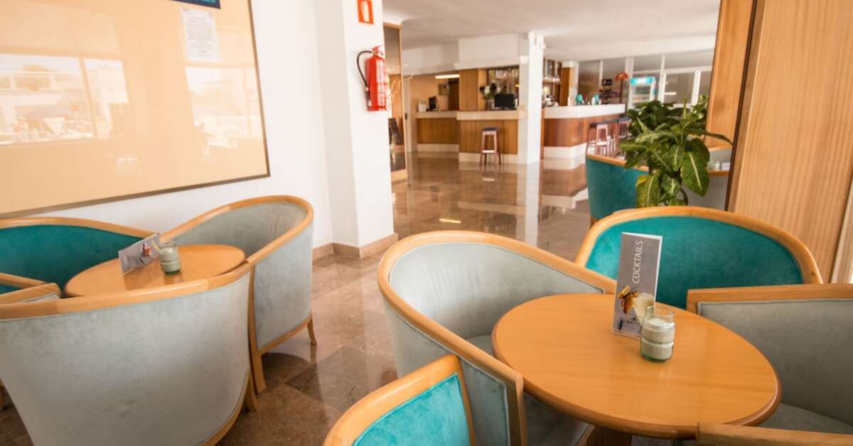 Een foto van het interieur van Hotel Amic Miraflores