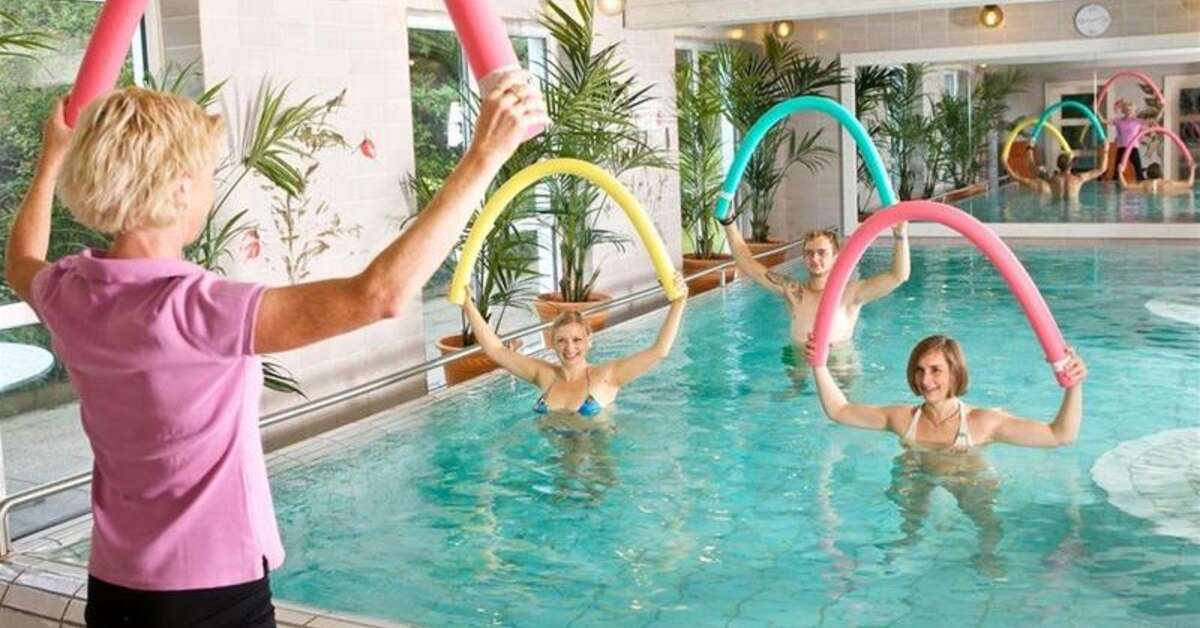 Een foto van het zwembad bij AktiVital Hotel