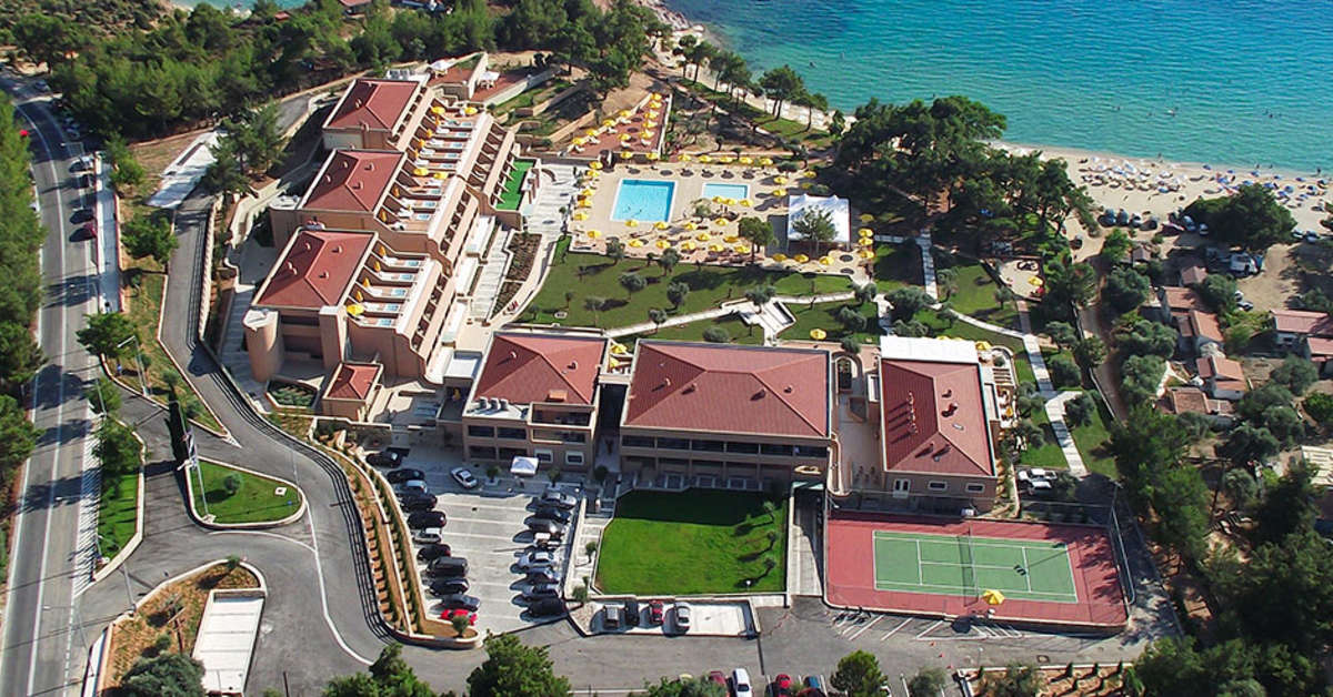 Een foto van het zwembad bij Royal Paradise Beach Resort & Spa