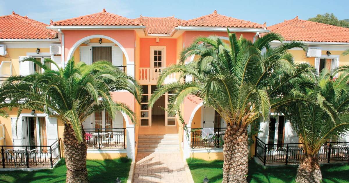 Een foto van de buitenkant van Metaxa Resort Hotel