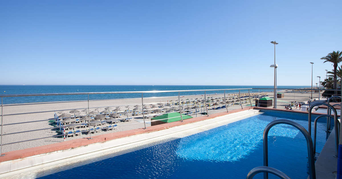 Een foto van het zwembad bij Playasol Hotel