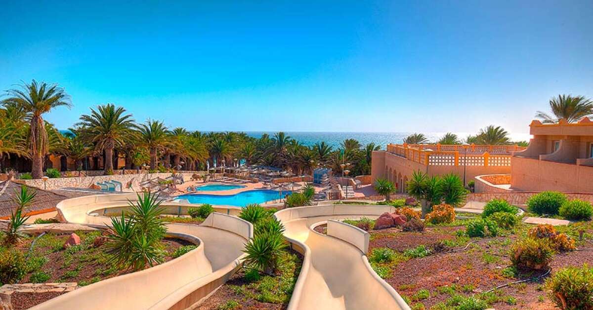 Een foto van het zwembad bij SBH Hotel Monica Beach Resort