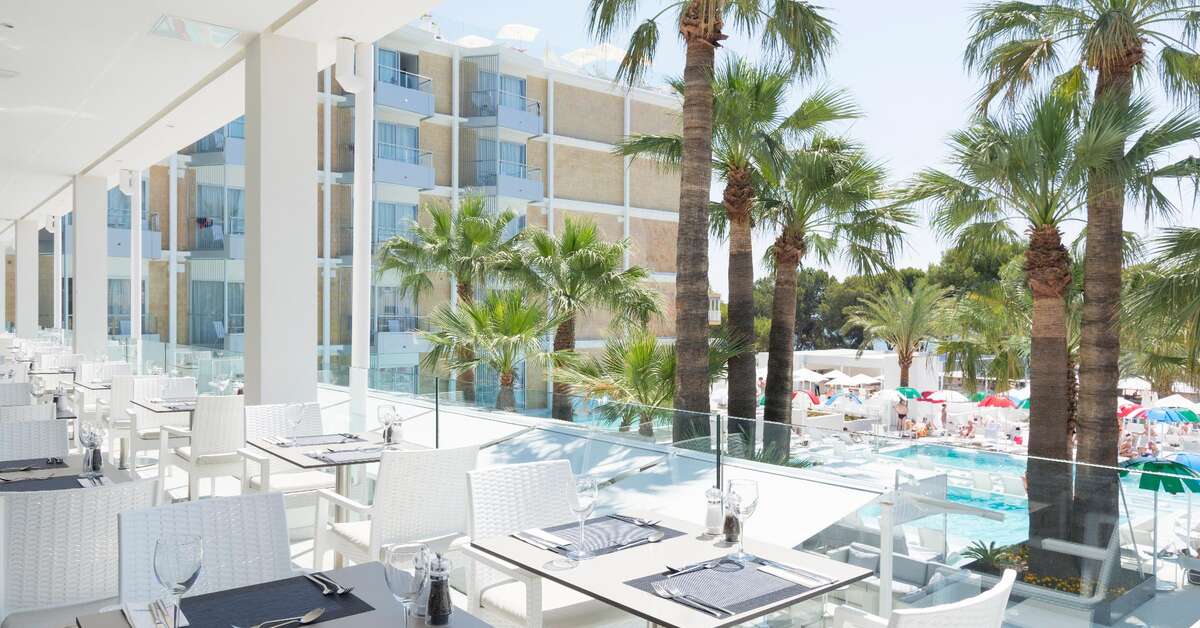 Ein Foto von der Terrasse im Reverence Mare Hotel