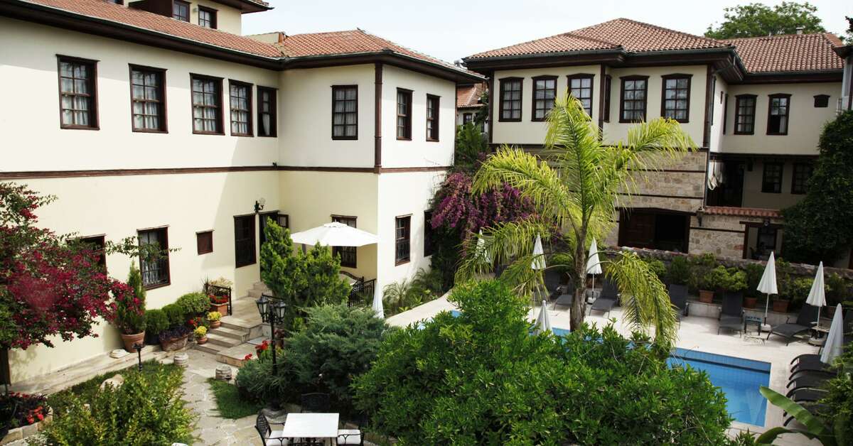 Een foto van de buitenkant van Tuvana Hotel