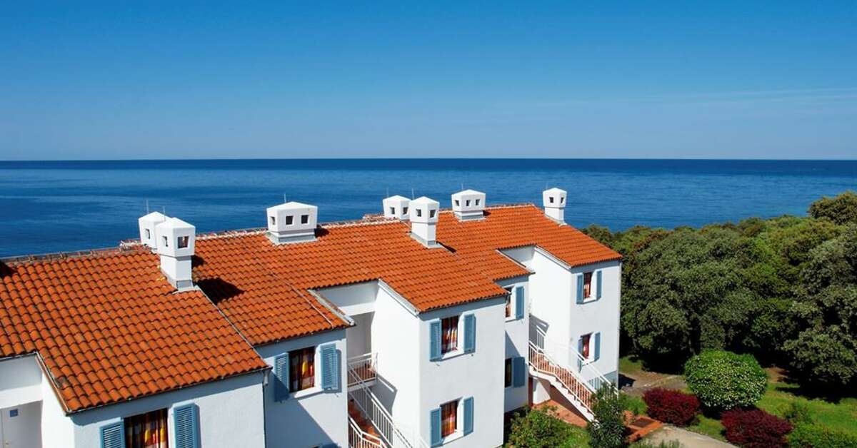 Een foto van de buitenkant van Lanterna Sunny Resort By Valamar