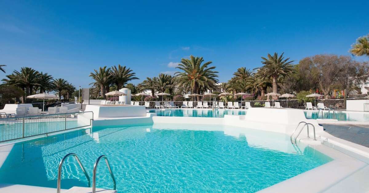 Een foto van het zwembad bij Relaxia Olivina Lanzarote