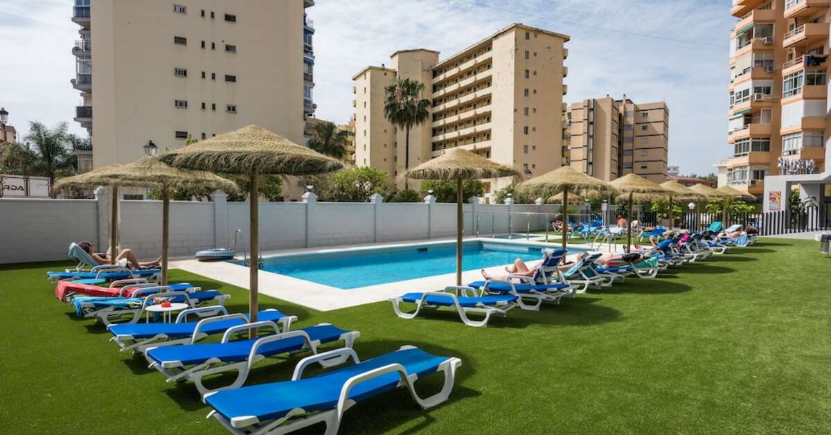 Een foto van het zwembad bij Aparthotel Veramar