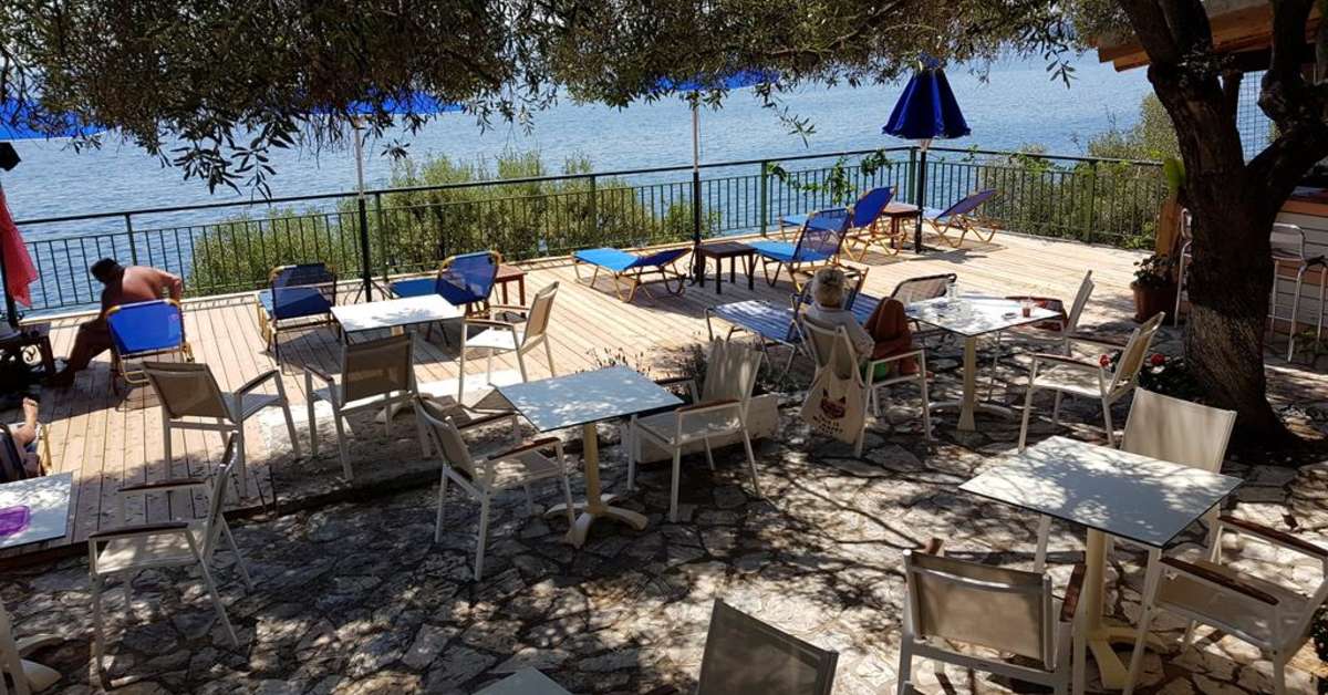 Een foto van het terras bij Nautilus Barbati