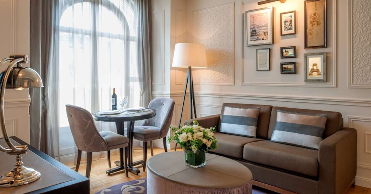 Een foto van La Clef Louvre Paris by The Crest Collection
