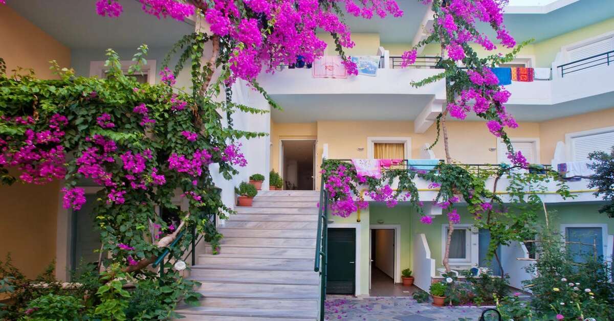 Ein Foto von der Außenansicht des Dedalos Beach Hotel